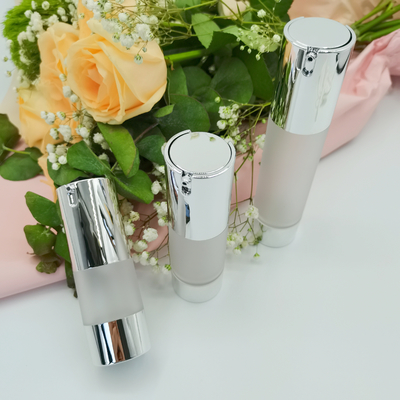 Giá xuất xưởng Màu bạc sáng bóng 15ml, 30ml, 50ml Bao bì chăm sóc da sang trọng Chai không khí 2022