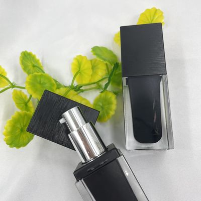 Chai bơm mỹ phẩm vuông 60ml Bàn chải vít UV Matt Black Acrylic